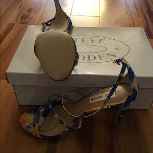 Steve Madden Multicolored Open toe Sandals